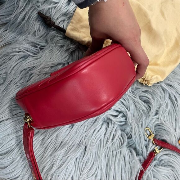 Louis Vuitton |limited edition| new wave heart crossbody bag love lock quilted - Picture 8 of 16